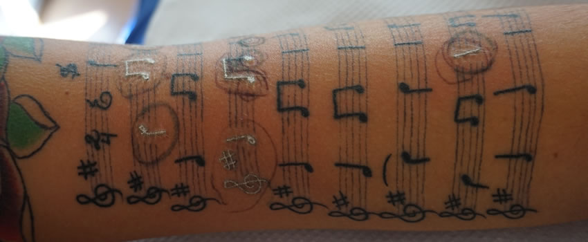 Arreglando un tatuaje